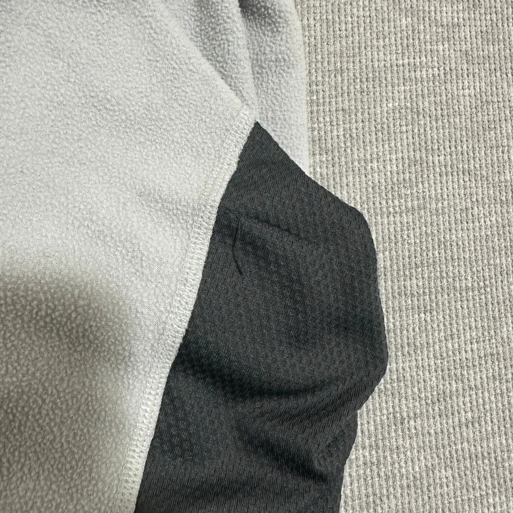 The North Face Mens Large Gray 1/4 Zip‎ Fleece Pullover Reflective Trim Active L